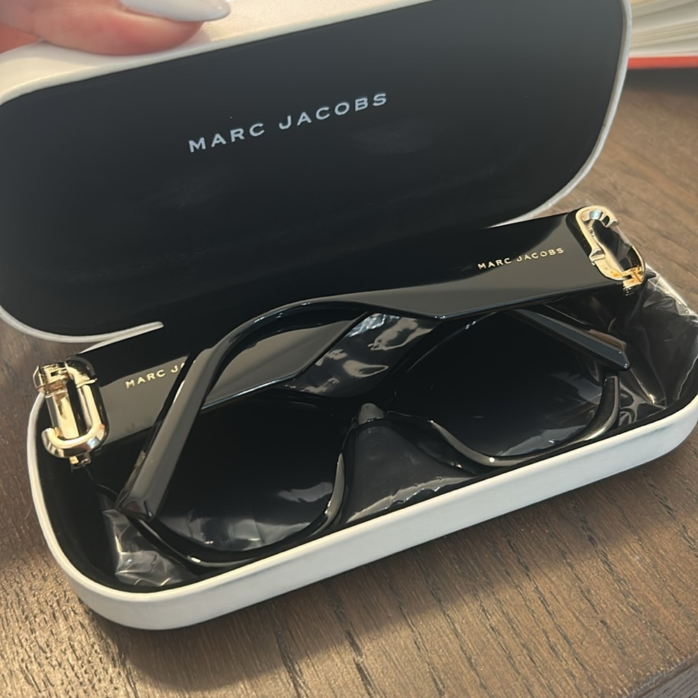Marc Jacobs - Picture 2 of 6